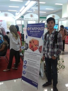 foto di stand fakultas farmasi dan stand fakultas psikologi